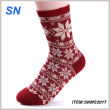 Großhandel 2015 Qualität Custom gestrickte Mädchen Socken